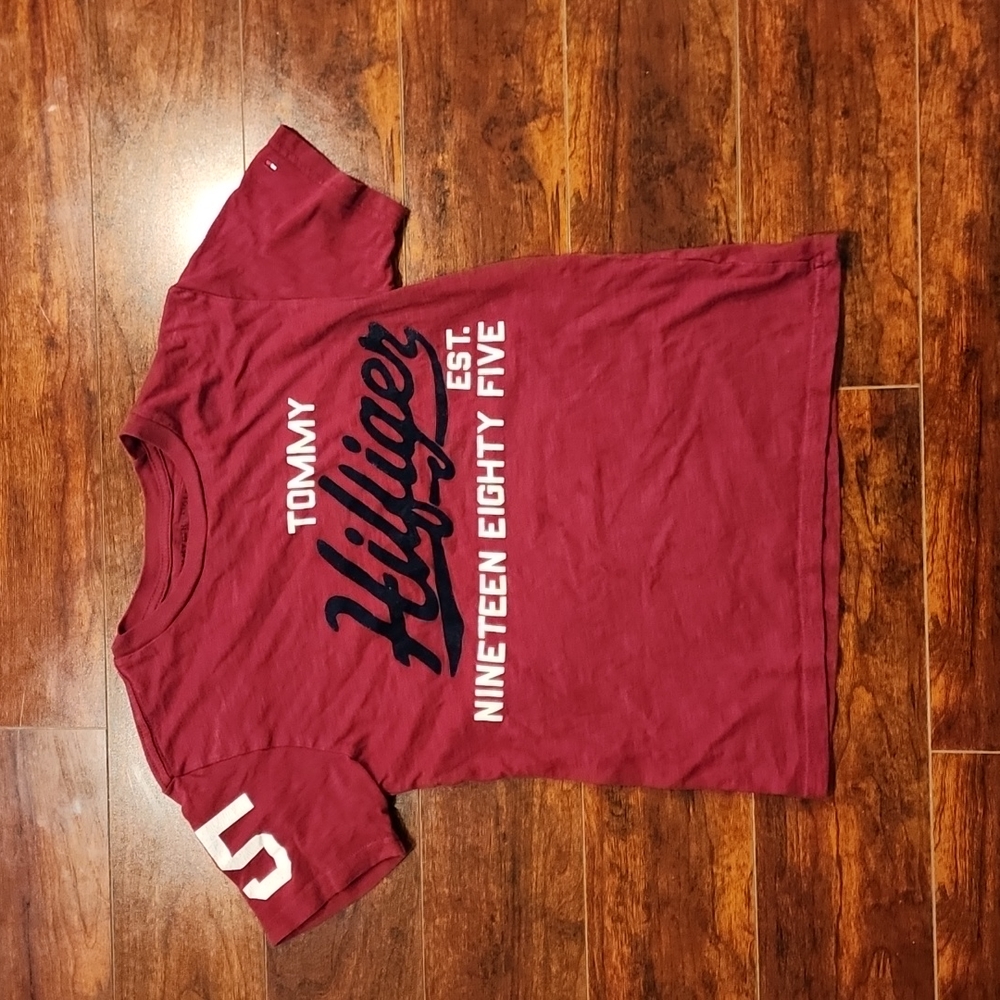 Tommy Hilfiger tee shirt